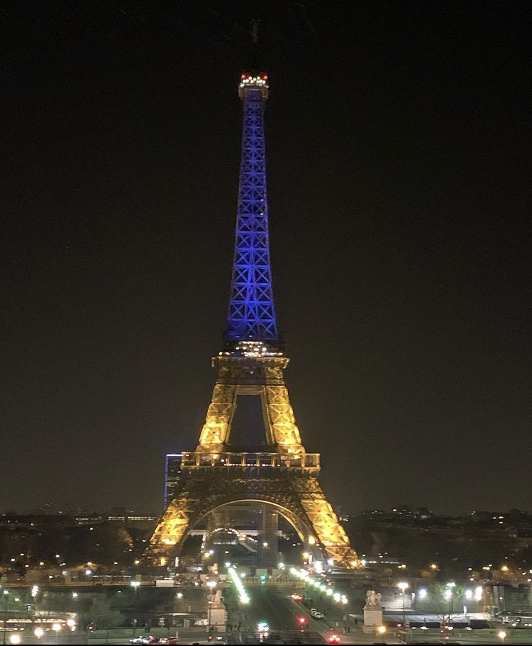 image of Paris - tour Eiffel in support of Ukraine



