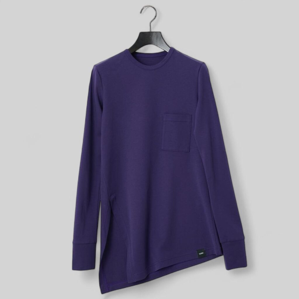 Image of the slit asymmetric t-shirt, featuring a slit on the side, long-sleeved, crew neck, one pocket on the chest, wide cuff, purple colour